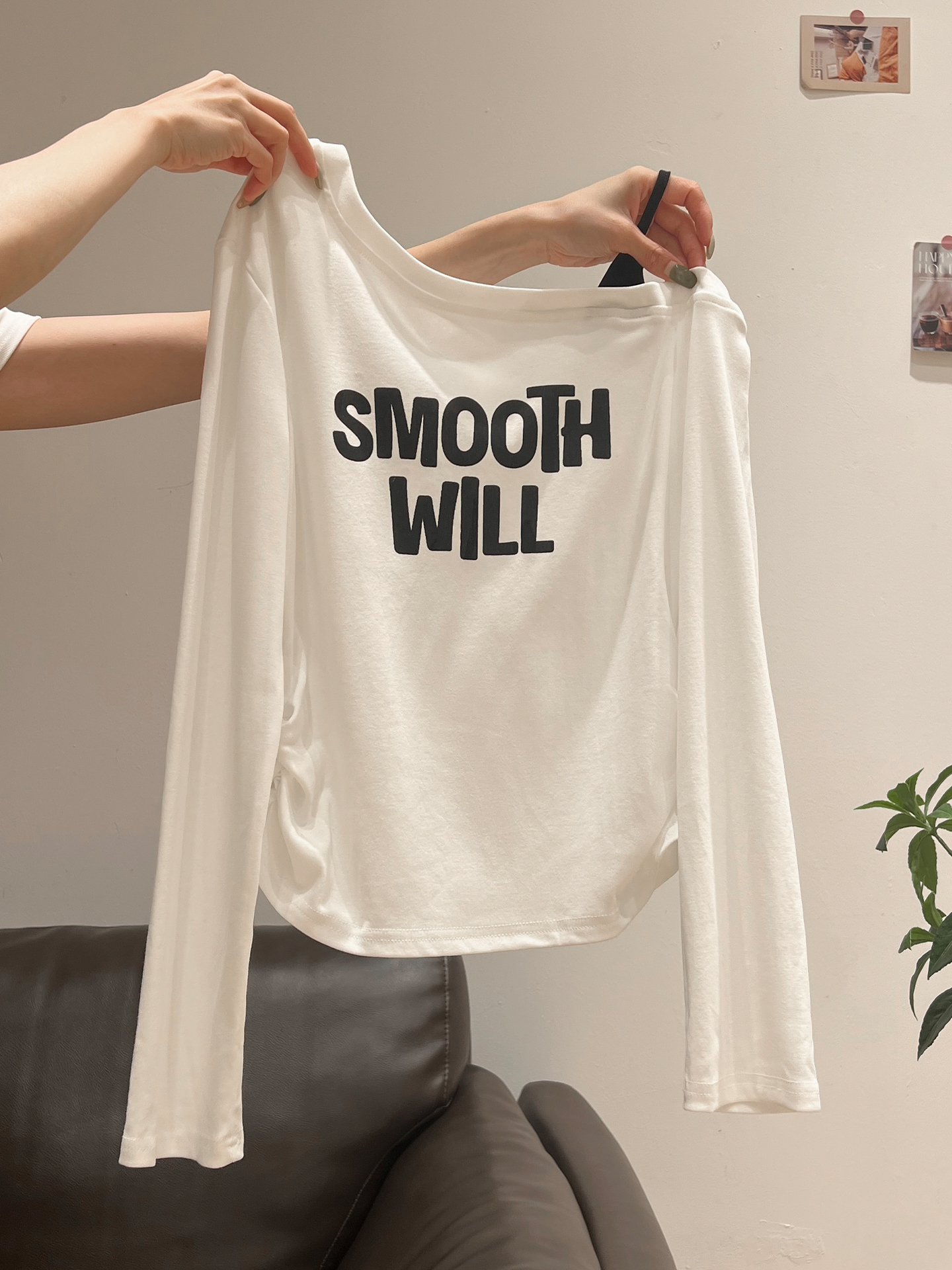 斜肩露肩字母印花拼接长袖T恤女2025早秋新款褶皱修身设计感上衣