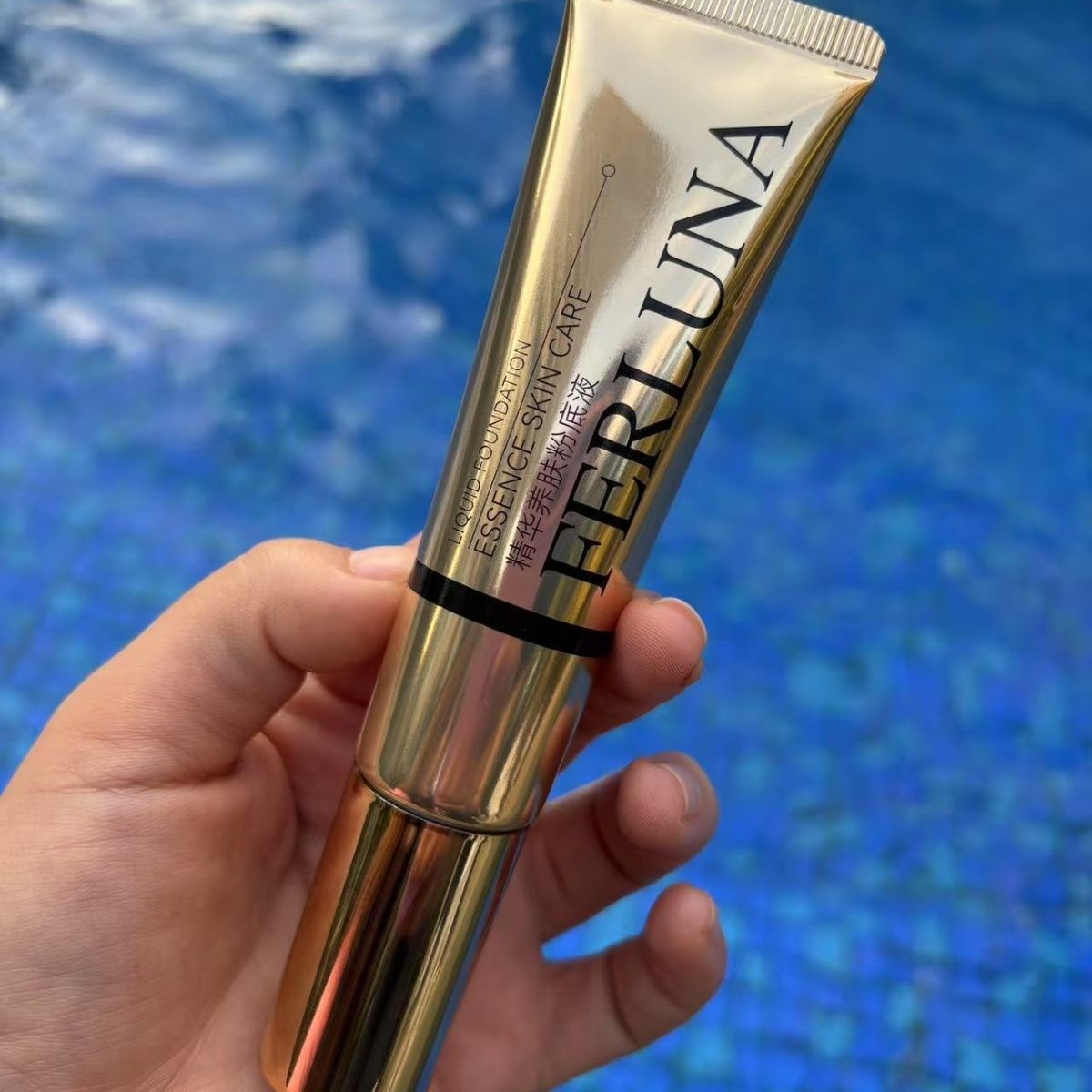 FERLUNA持妆轻透防水丝滑精华养肤粉底液