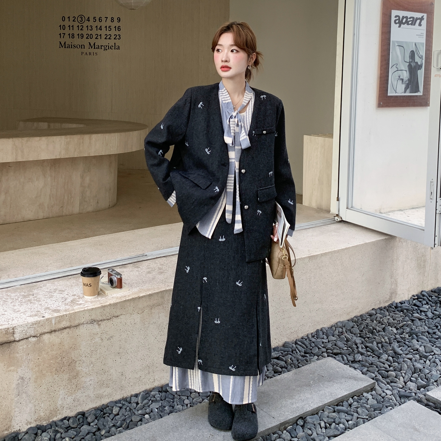 设计感蝴蝶结刺绣西装套装女2025秋季新款韩系巨好看半身裙两件套