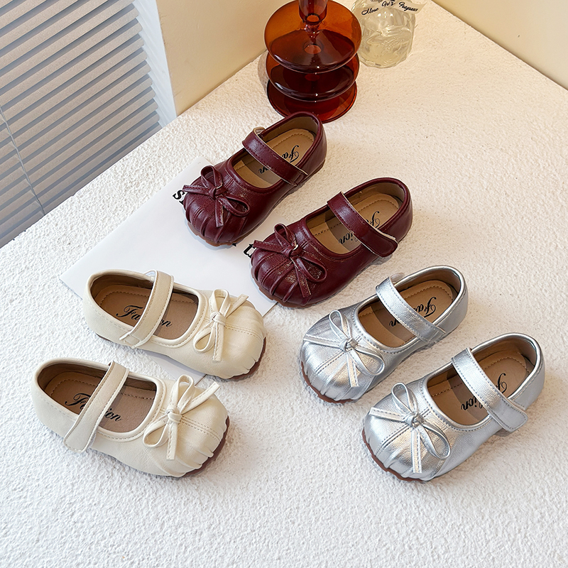 2025春秋款韩版车缝线软底豆豆鞋中小童公主皮鞋时尚小女孩宝宝鞋