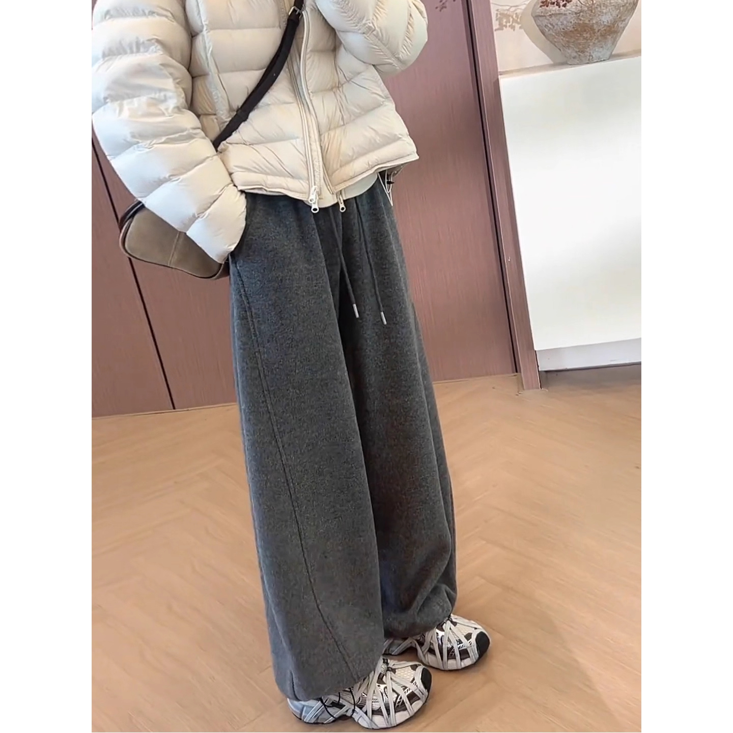 灰色加厚裤子女阔腿裤宽松bf慵懒风加绒卫裤遮胯弯刀裤大码休闲裤