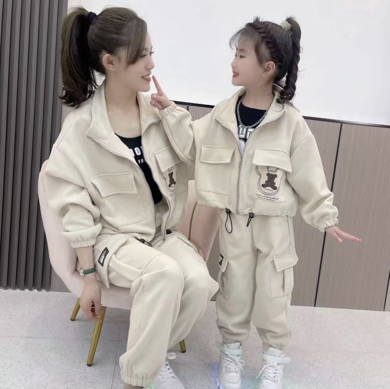女童秋季运动套装2025新款中大童女孩洋气秋装儿童休闲时髦两件套