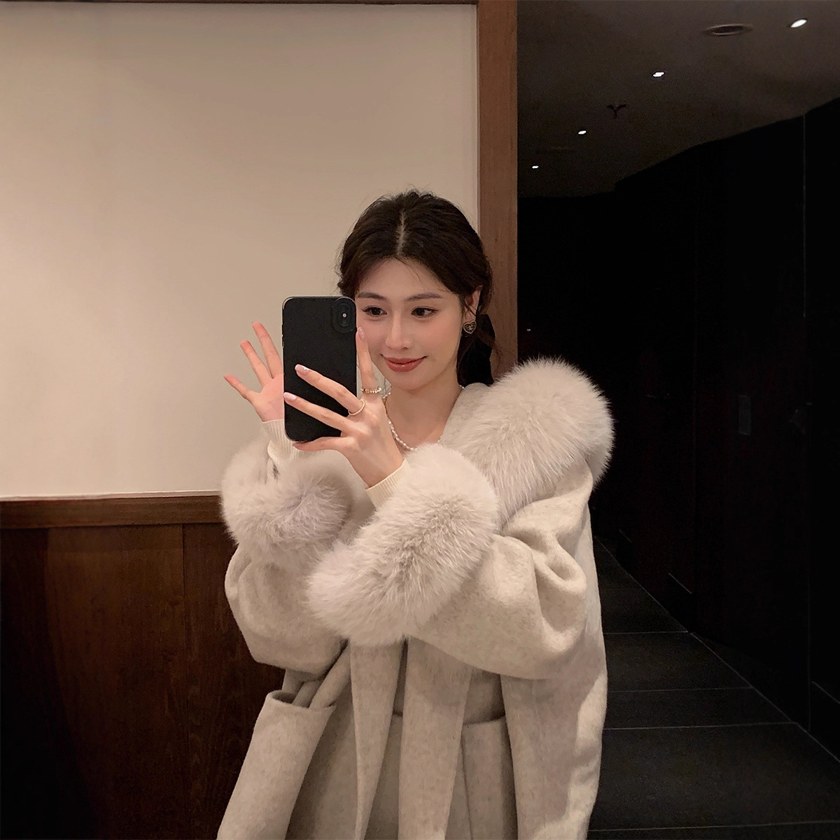 沪上千金狐狸毛领连帽中长款羊毛大衣毛呢外套女呢子2025新款冬