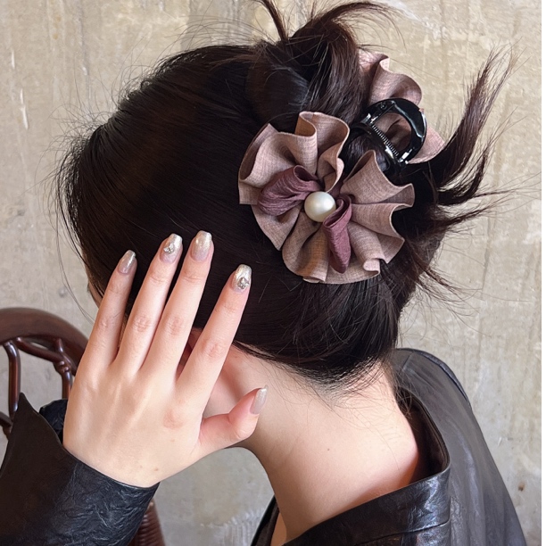 轻奢百搭珍珠缎面花苞抓夹精致优雅后脑勺盘发发饰鲨鱼夹