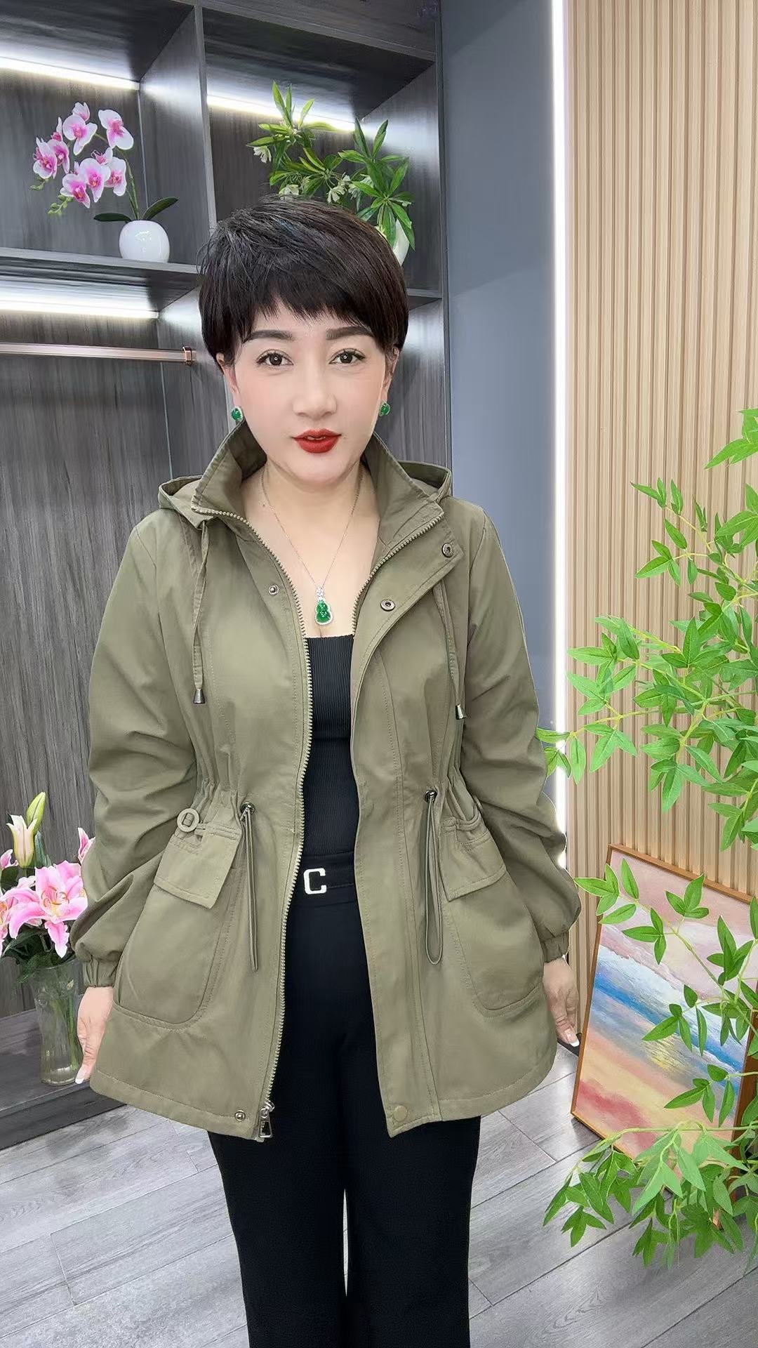 803收腰活帽外套   洋气妈妈装