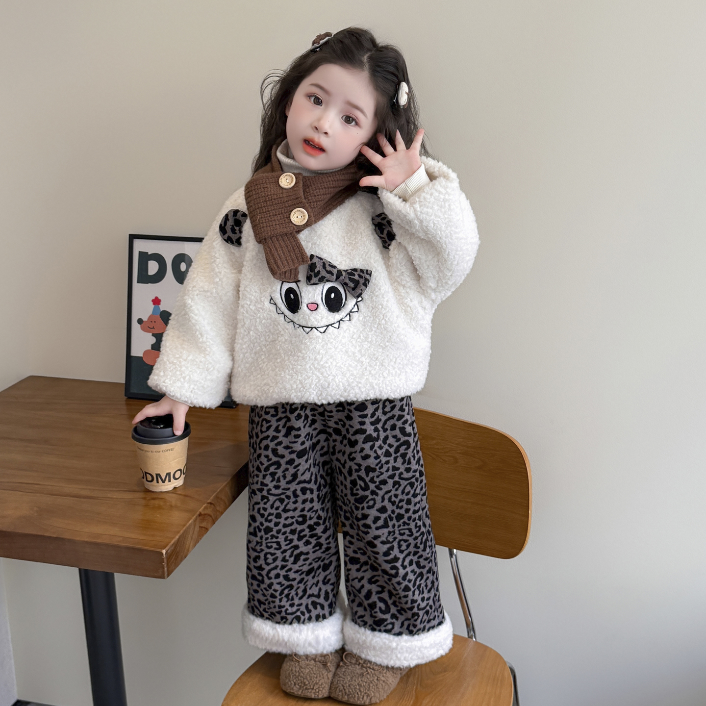 女童卡通毛毛衣套装秋冬季2025新款洋气女宝宝加绒保暖冬装两件套