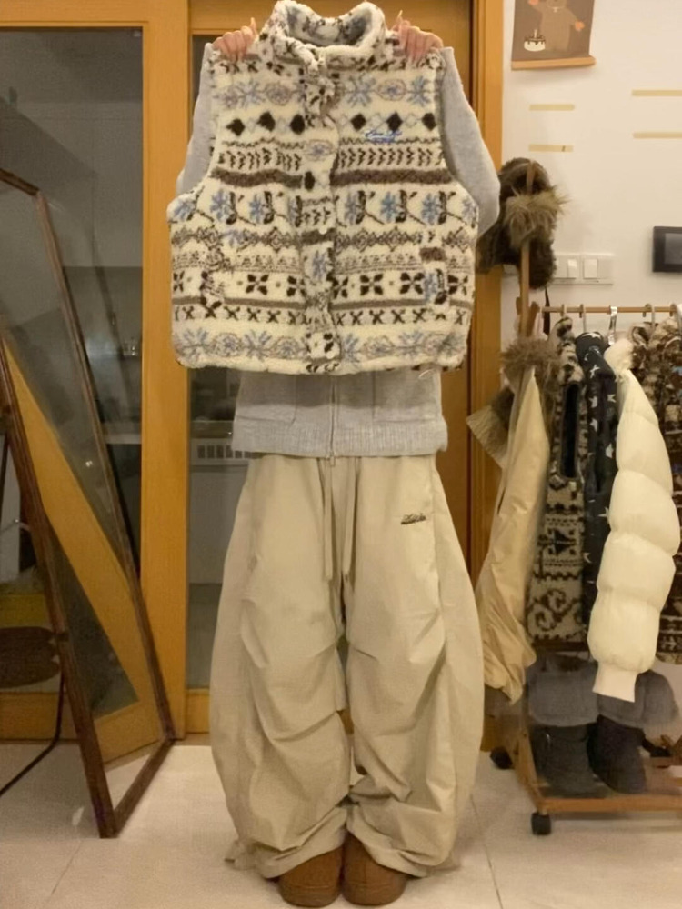 费尔岛羊羔毛马甲女款2025秋冬新款超好看的时髦立领花色马夹外套