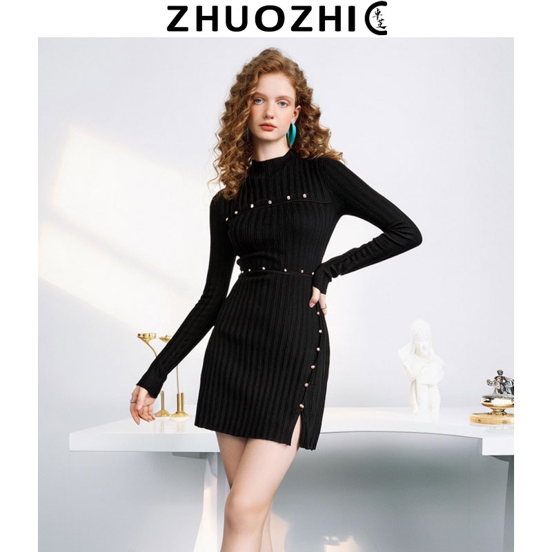 卓芝赫本风轻奢金属钉扣黑色连衣裙2025秋冬新款收腰显瘦裙子