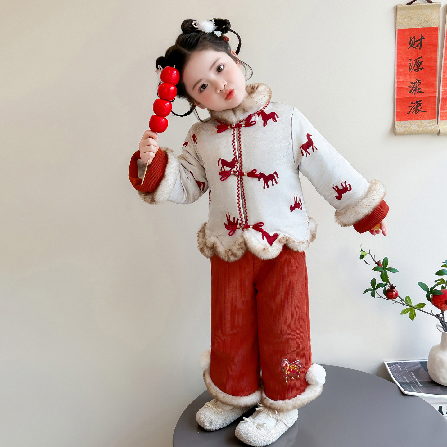 女童唐装拜年服2026新款儿童冬装新年衣服小童加厚女宝新中式套装