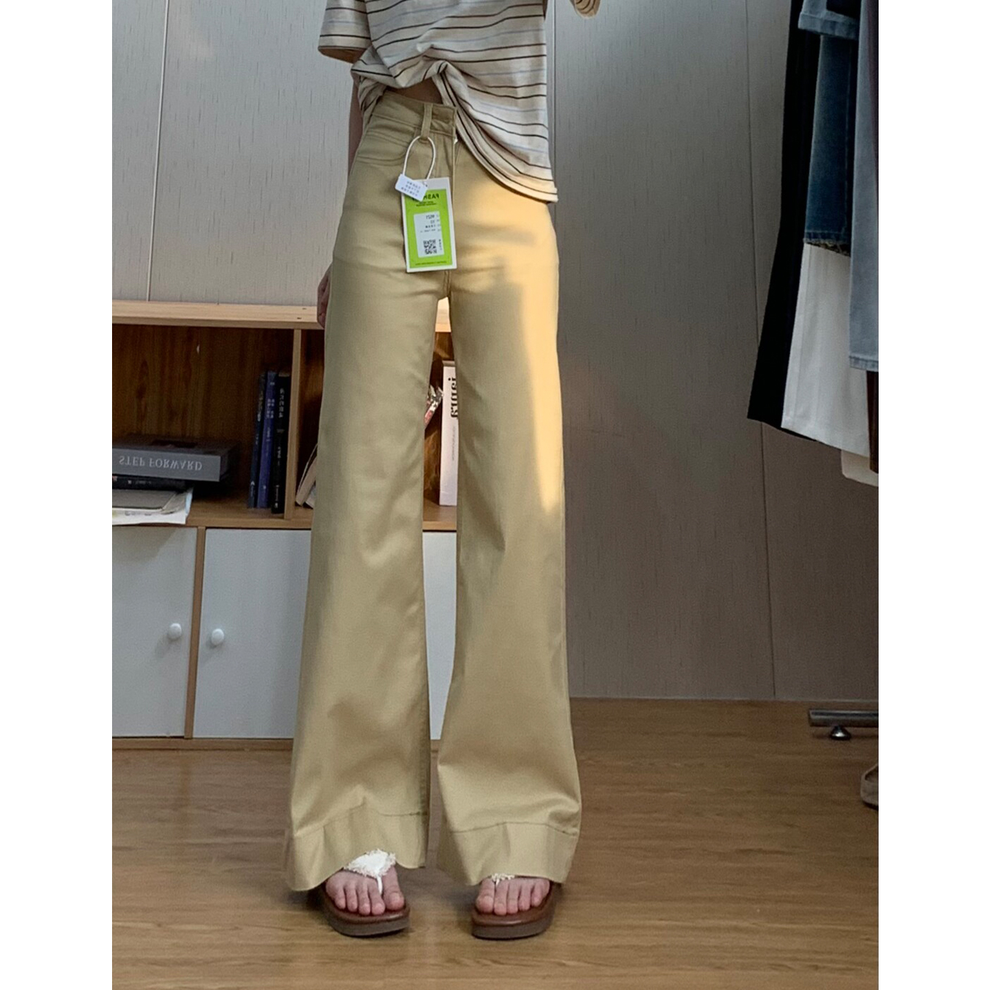 美式卡其色微喇牛仔裤女2025年秋季新款高腰弹力显瘦拖地喇叭裤子