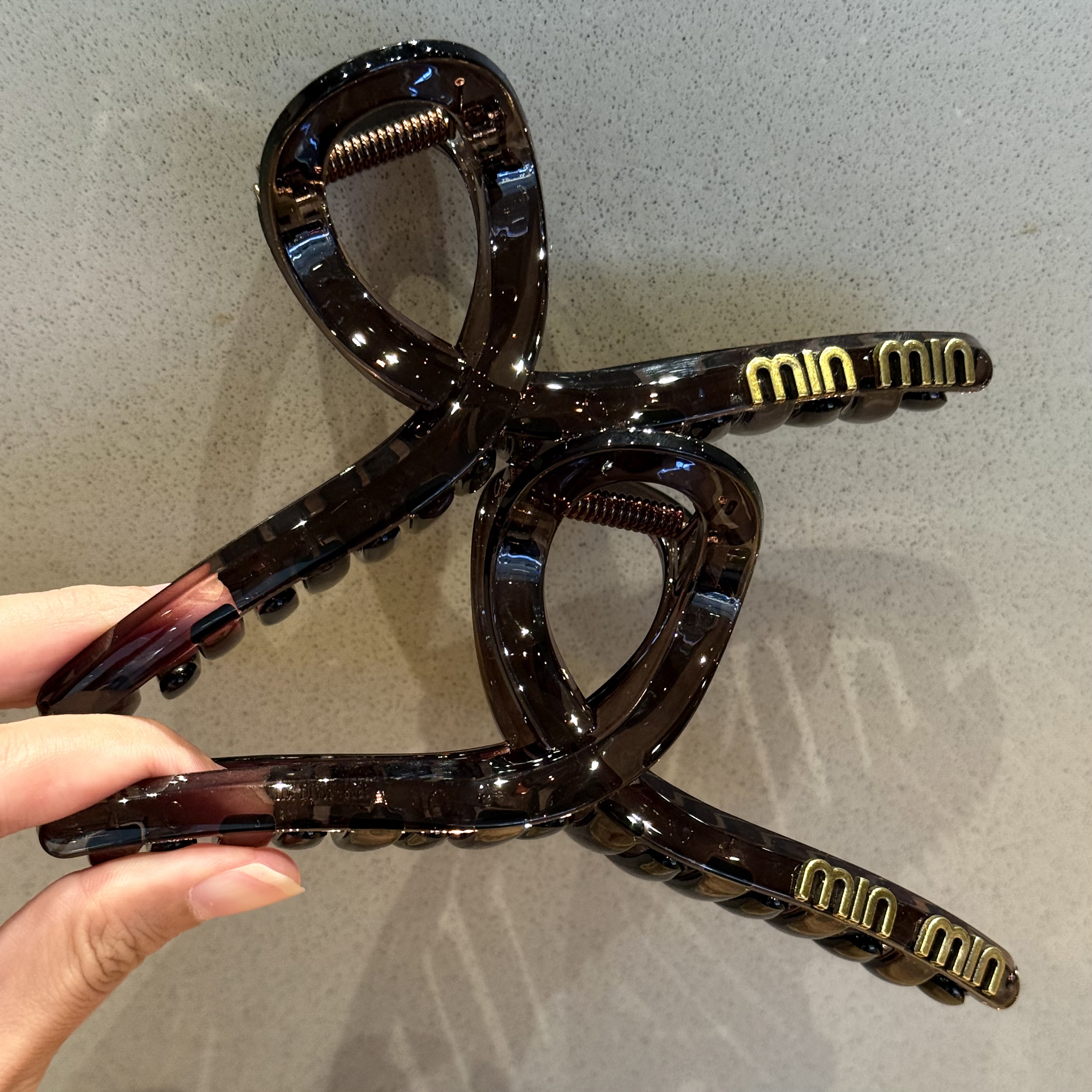 【卡娅家】2025韩国夏季新款透黑色盘发抓夹超大发量多高级感鲨鱼夹