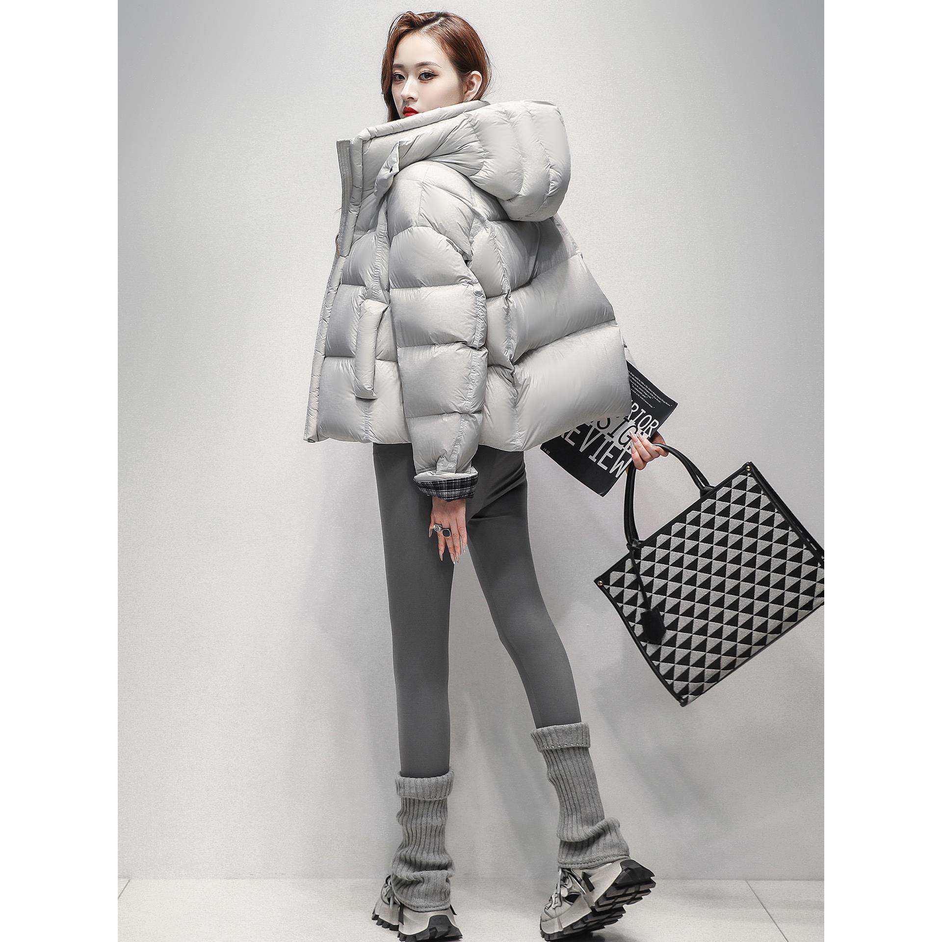 白鸭绒短款羽绒服女小个子2025冬季新款潮牌简约泡芙面包服厚外套