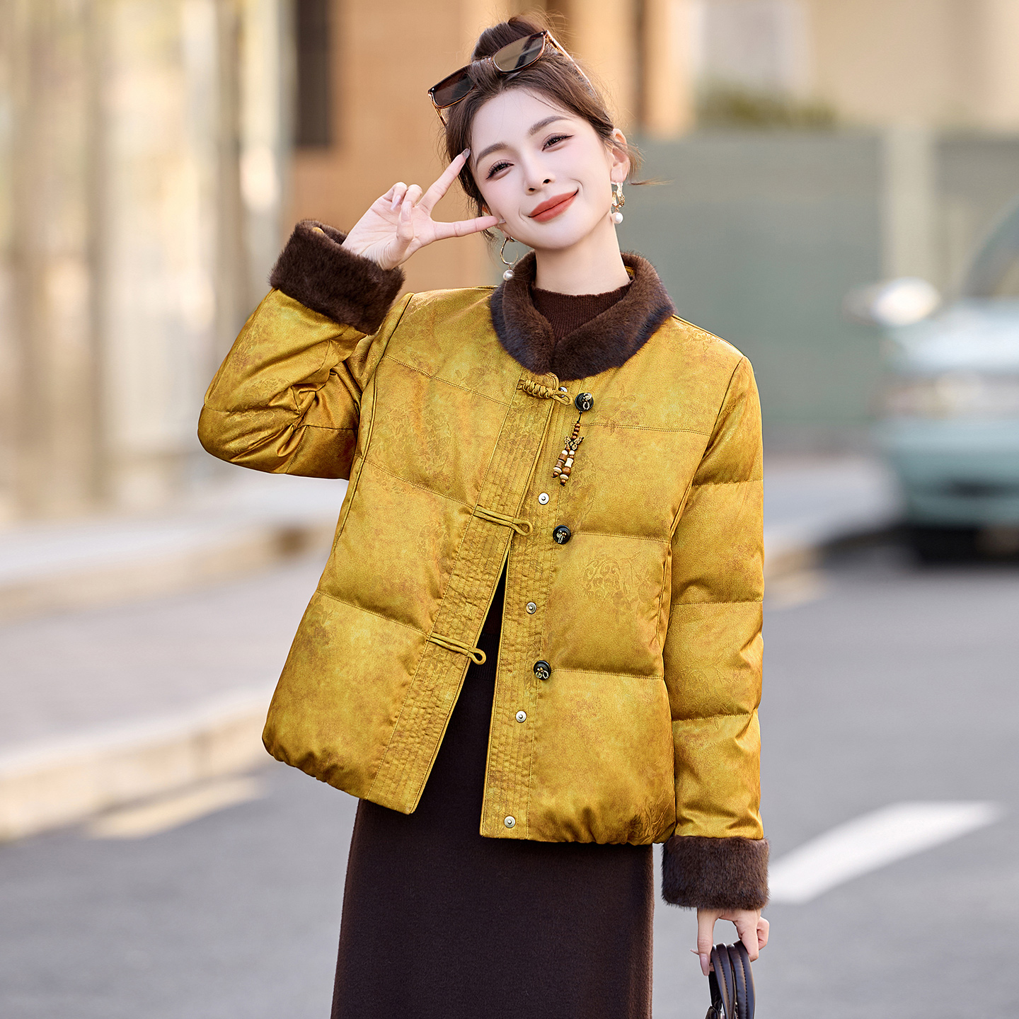 新中式国风短款羽绒服女2025冬季新款毛绒领盘扣白鸭绒外套爆款潮