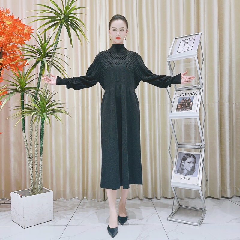 A097炭灰色设计款气质秋冬轻奢针织连衣裙时尚复古