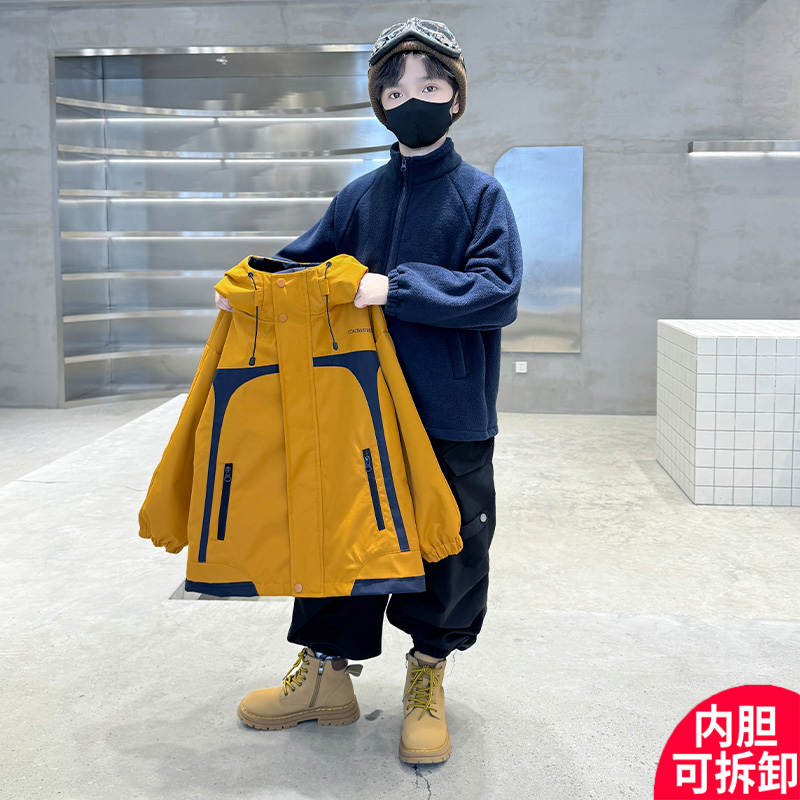 男童秋冬冲锋衣款外套2025新款秋季可拆卸三合一中大儿童男孩秋装