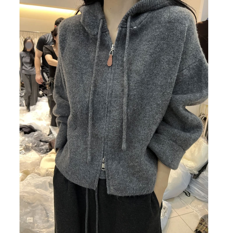 2025秋新款简约气质百搭显瘦针织开衫时尚洋气减龄贵气上衣女