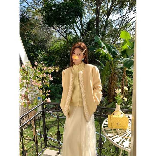 赵小小【奶糕小香】10052 90%白鸭绒羽绒服内胆20%羊毛刺绣甜美外套