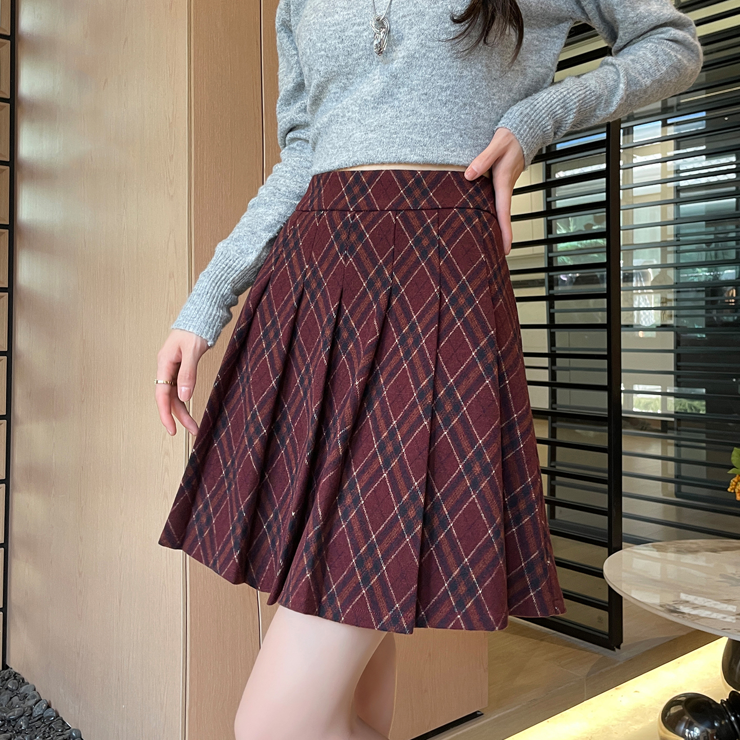 高腰毛呢格子裙女秋冬季2025爆款垂感显瘦小个子百褶复古a字裙子