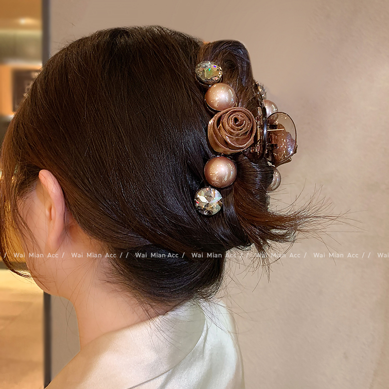 高端玫瑰花珍珠抓夹发饰女网红韩版后脑勺盘发鲨鱼夹新款百搭发抓