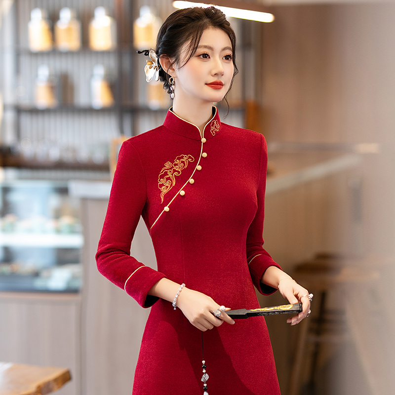 11月份喜婆婆婚宴装2025新款妈妈礼服平时可穿秋冬旗袍红色连衣裙