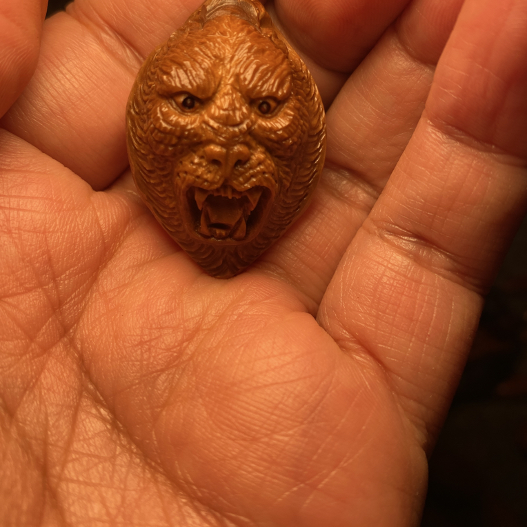 福利苏工核雕纯手工雕刻，老苏工君临天下，狮虎兽，个性十足