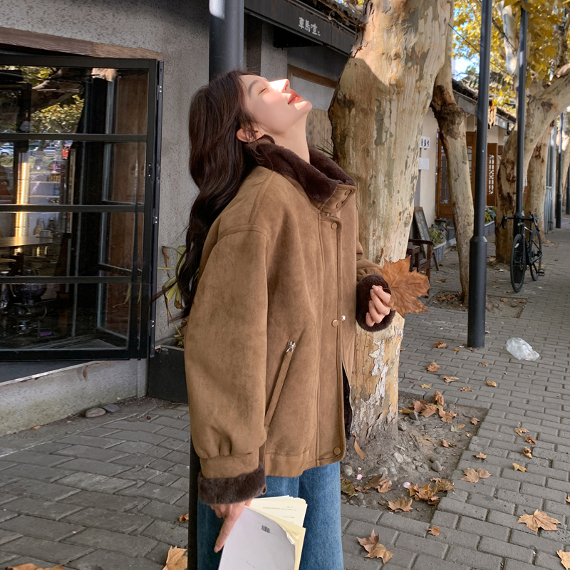 美拉德麂皮绒外套女2025新款爆款加绒加厚羊羔绒皮毛一体短款棉服