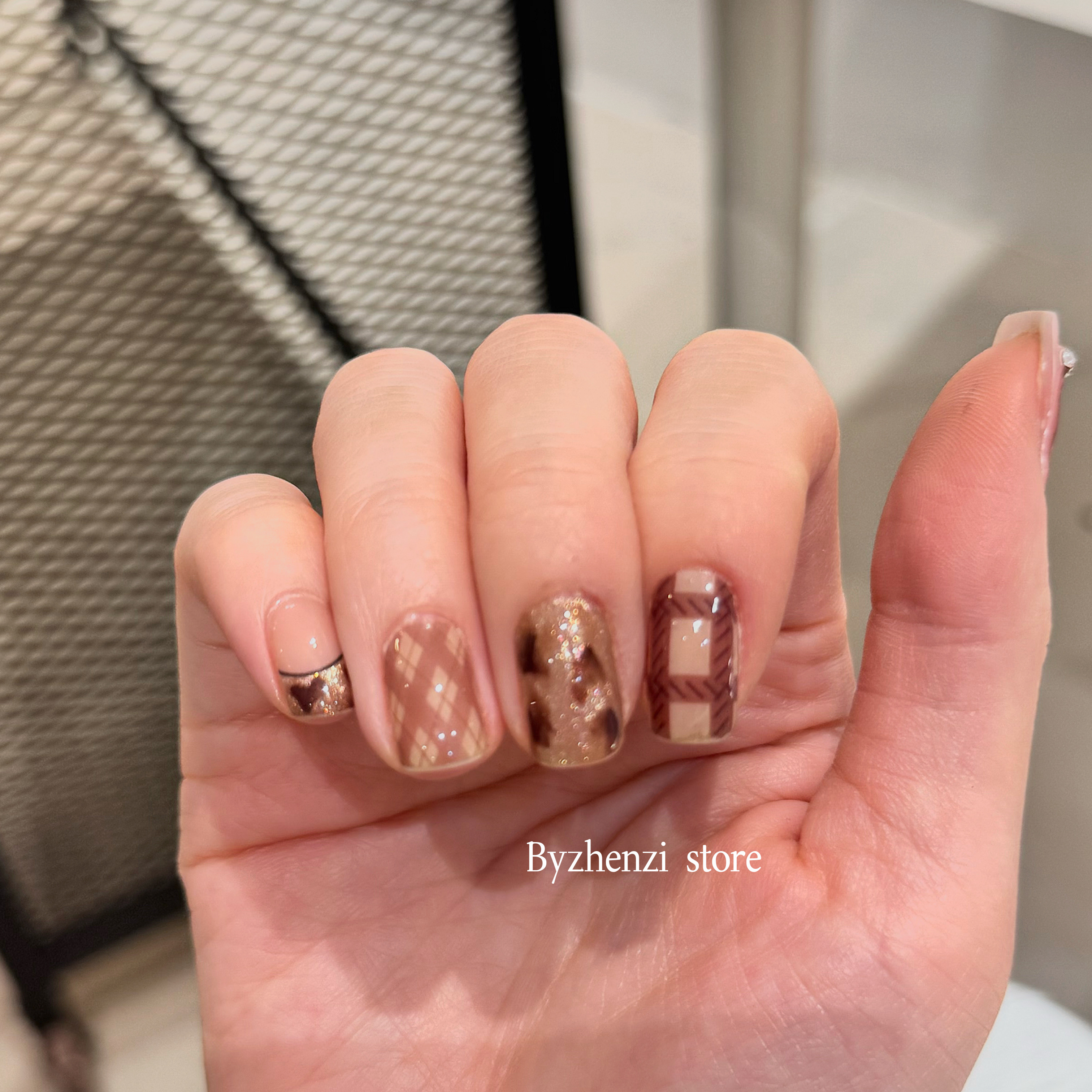 BYZHENZI STORE【凯蒂噗噗】可爱秋冬菱格豹纹猫眼美拉德甲油膜