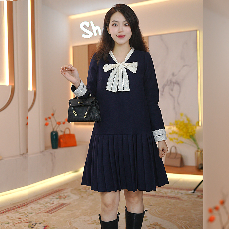 奢姿大码女装2025冬季时尚蕾丝设计百褶连衣裙胖妹妹气质减龄长裙