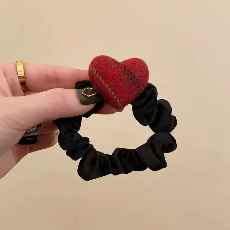 跨年氛围感~安可拉红格纹爱心小肠发圈女2026新款丸子头皮筋发绳