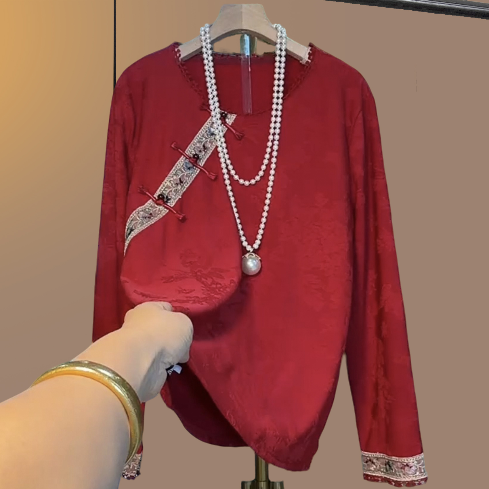 秋冬季大码女装胖妹妹遮肉显瘦宽松时尚简约红色拼接国风盘扣大衫