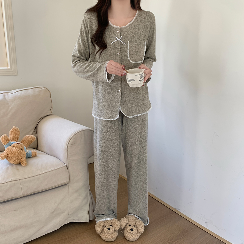 长袖睡衣女款春秋季带胸垫一体花边圆领防凸点休闲卡其家居服套装