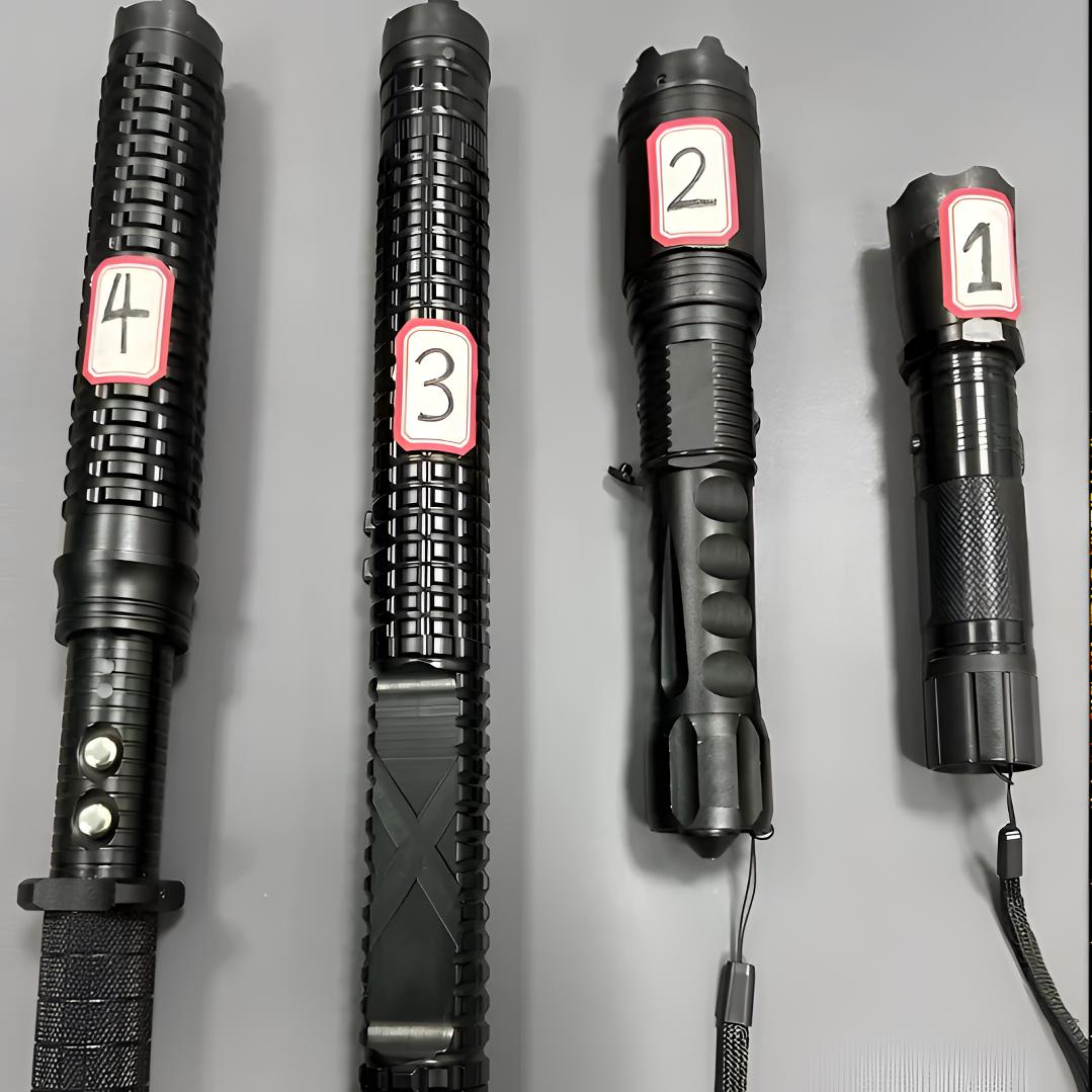 户外防身高压电击防卫棍驱赶猪器强光手电筒防身手电可照明防骚扰