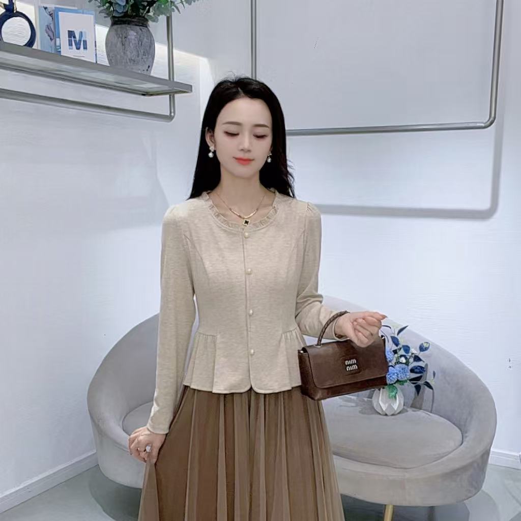 A8880时尚设计感圆领长袖T恤女新款减龄修身显瘦洋气上衣