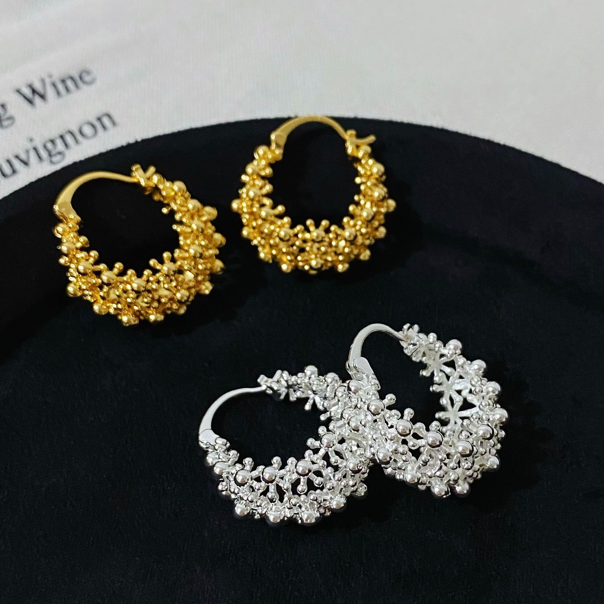 铜合金耳饰 法式镂空烟花金属豆豆花篮圈圈耳环新款高级感耳圈