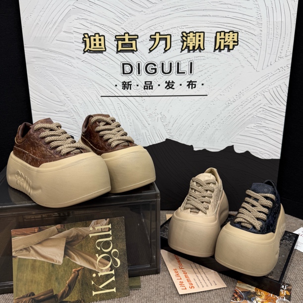 【迪古力】2025女新款韩版厚底松糕鞋女英伦风增高百搭休闲板鞋源