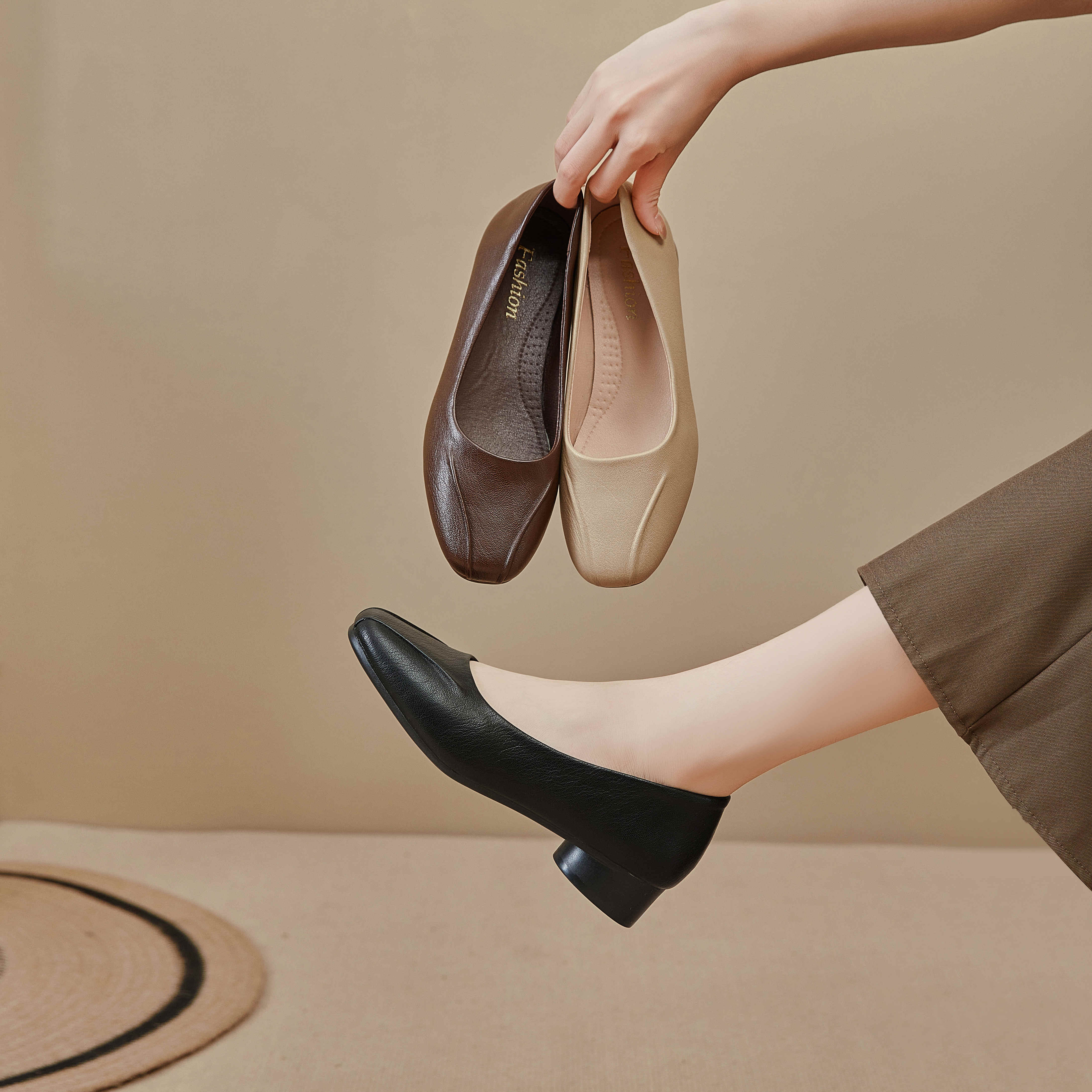 新款712百搭气质中跟单鞋浅口时尚方头小皮鞋百搭软底软皮