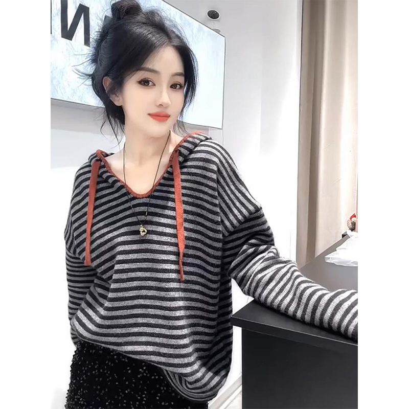 2025春秋季新款女士时尚连帽撞色条纹毛针织衫气质宽松高级感上衣