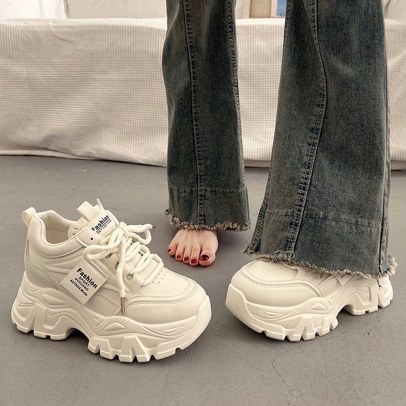 显脚小老爹鞋女2025秋季爆款内增高厚底女鞋小个子百搭休闲运动鞋