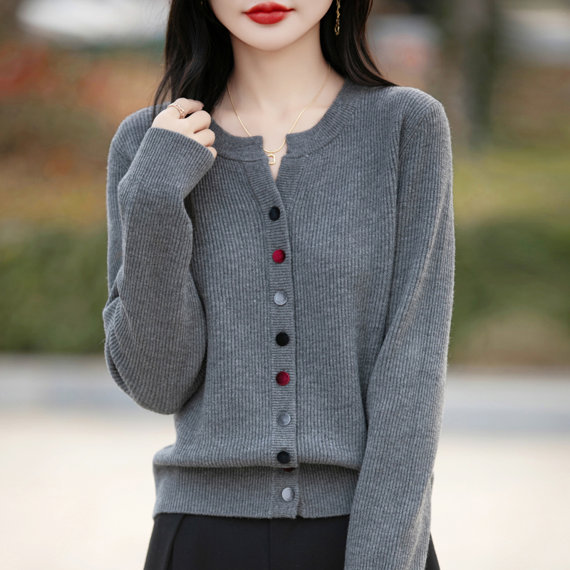 哥弟阿玛施正品春秋新款V领针织衫开衫女外搭洋气设计感毛衣长袖