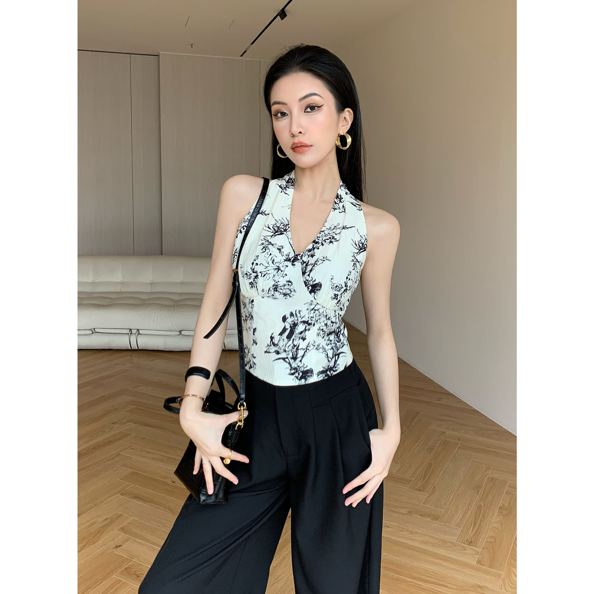 JIJINQI时尚显瘦辣妹修身性感气质碎花设计感上衣女 JD03SZPT1140