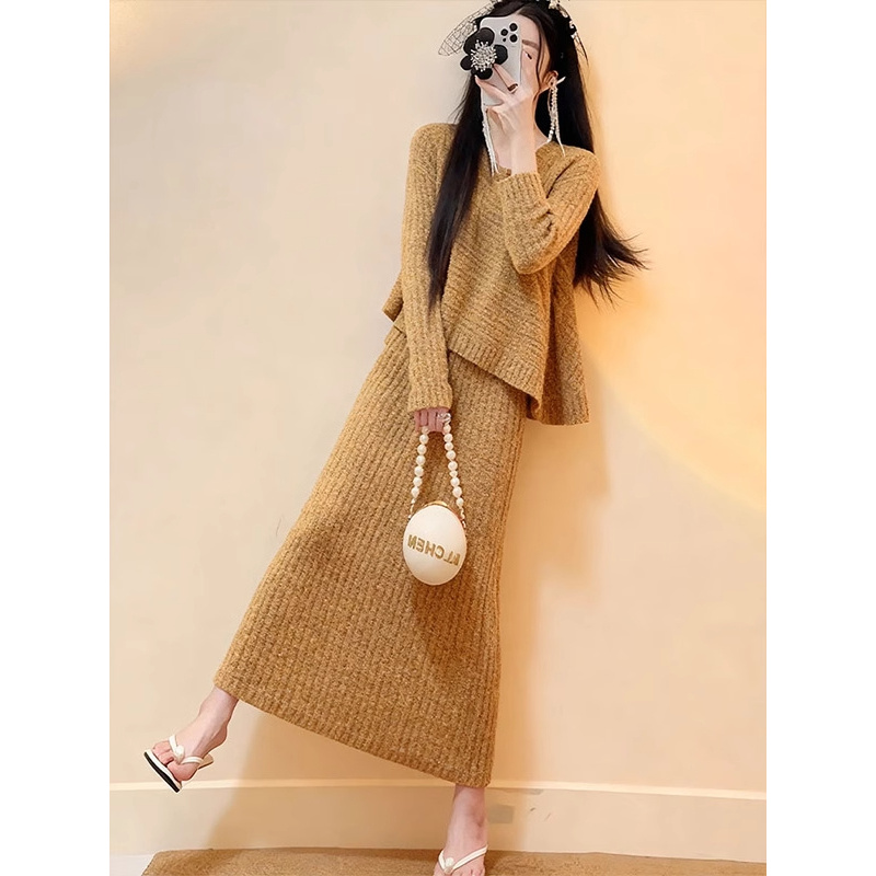 2025新款秋冬套装女高级感气质百搭针织毛衣显瘦A字半身裙两件套