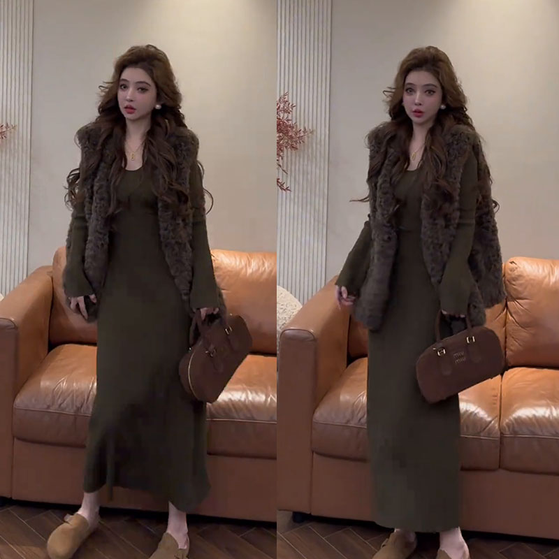 秋冬时尚一整套女装2025新款毛茸茸马甲百搭针织内搭连衣裙两件套