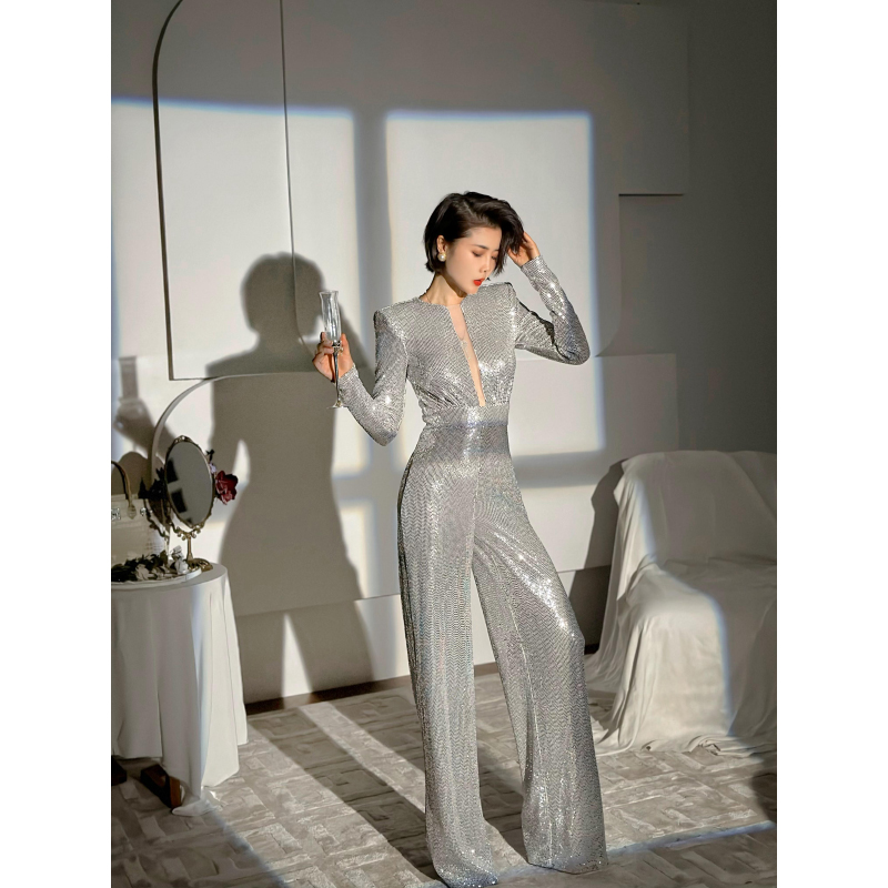 XULU原创新款针织亮片前胸镂空优雅白色知性修身高腰圆领连体裤