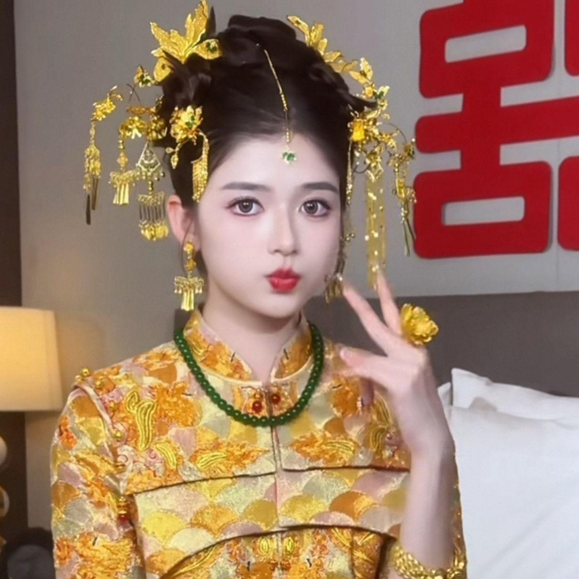 z8422复古婚礼新娘传统龙凤褂汉服头饰中式古装手工高级感发饰品