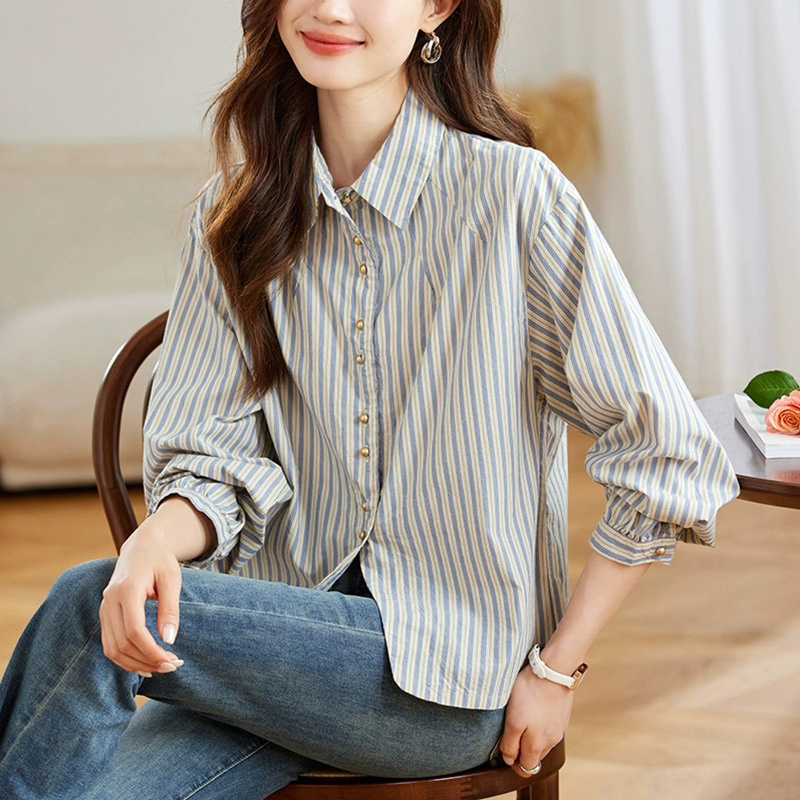 时尚条纹长袖衬衫女2025秋装新款珍珠扣上衣韩版休闲宽松翻领衬衣