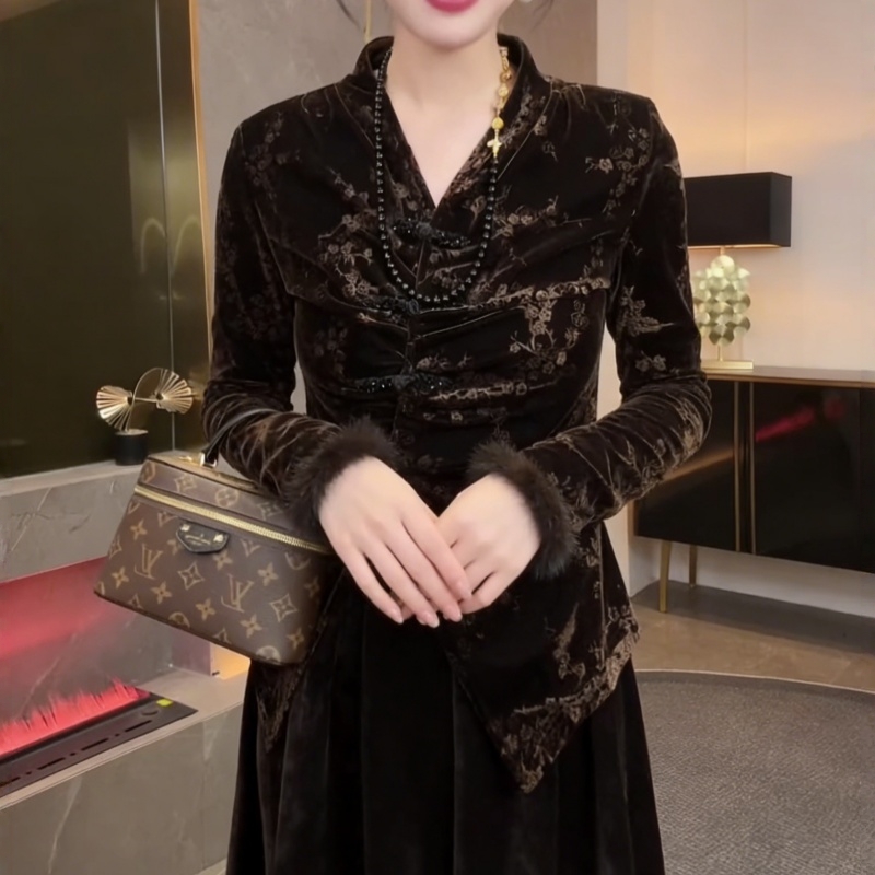 欧货V领皱褶不规则丝绒T恤女时尚设计感气质收腰显瘦百搭打底上衣