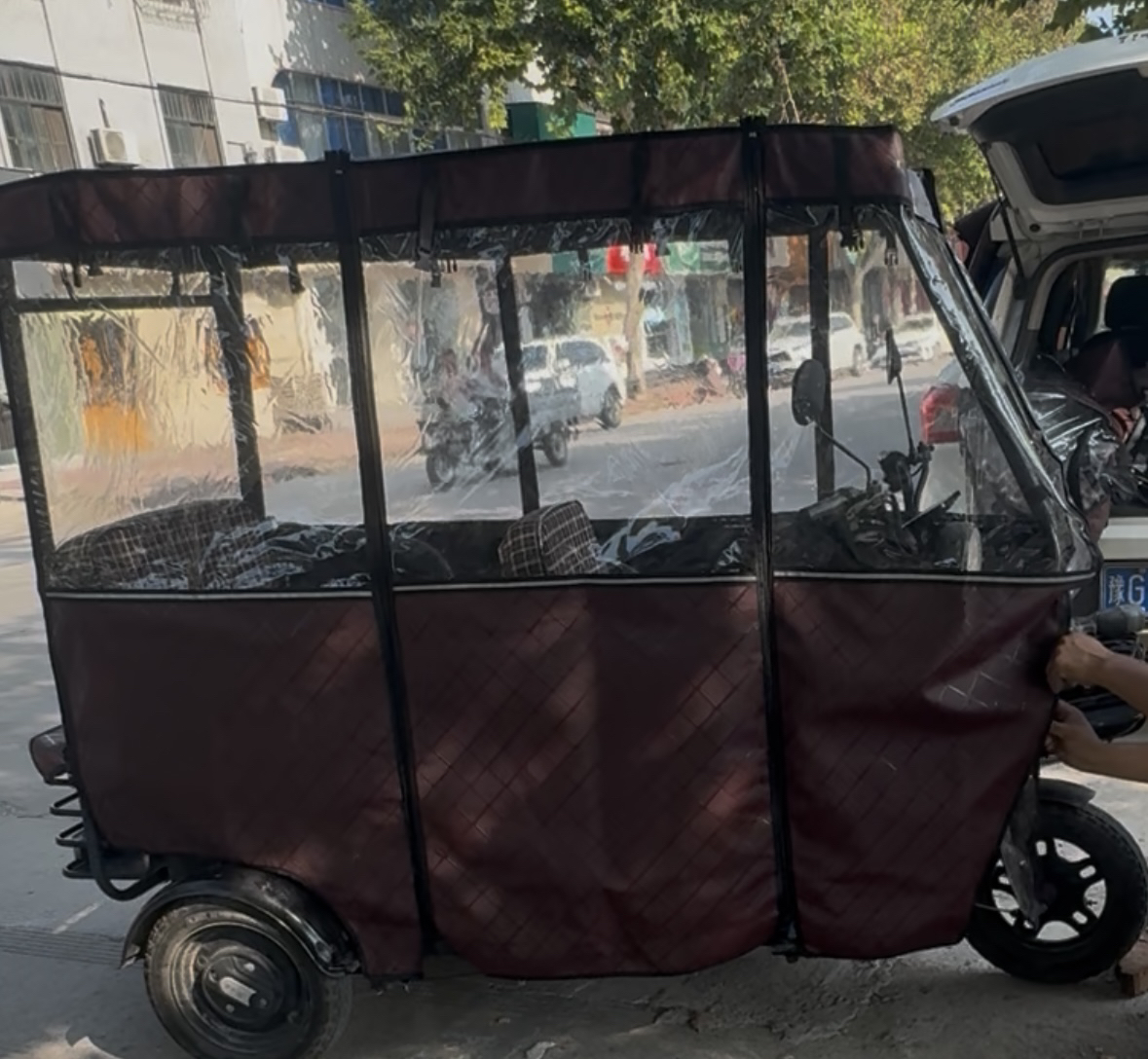 加厚皮革加绒电动三轮车雨棚全封闭遮雨挡风保暖车篷