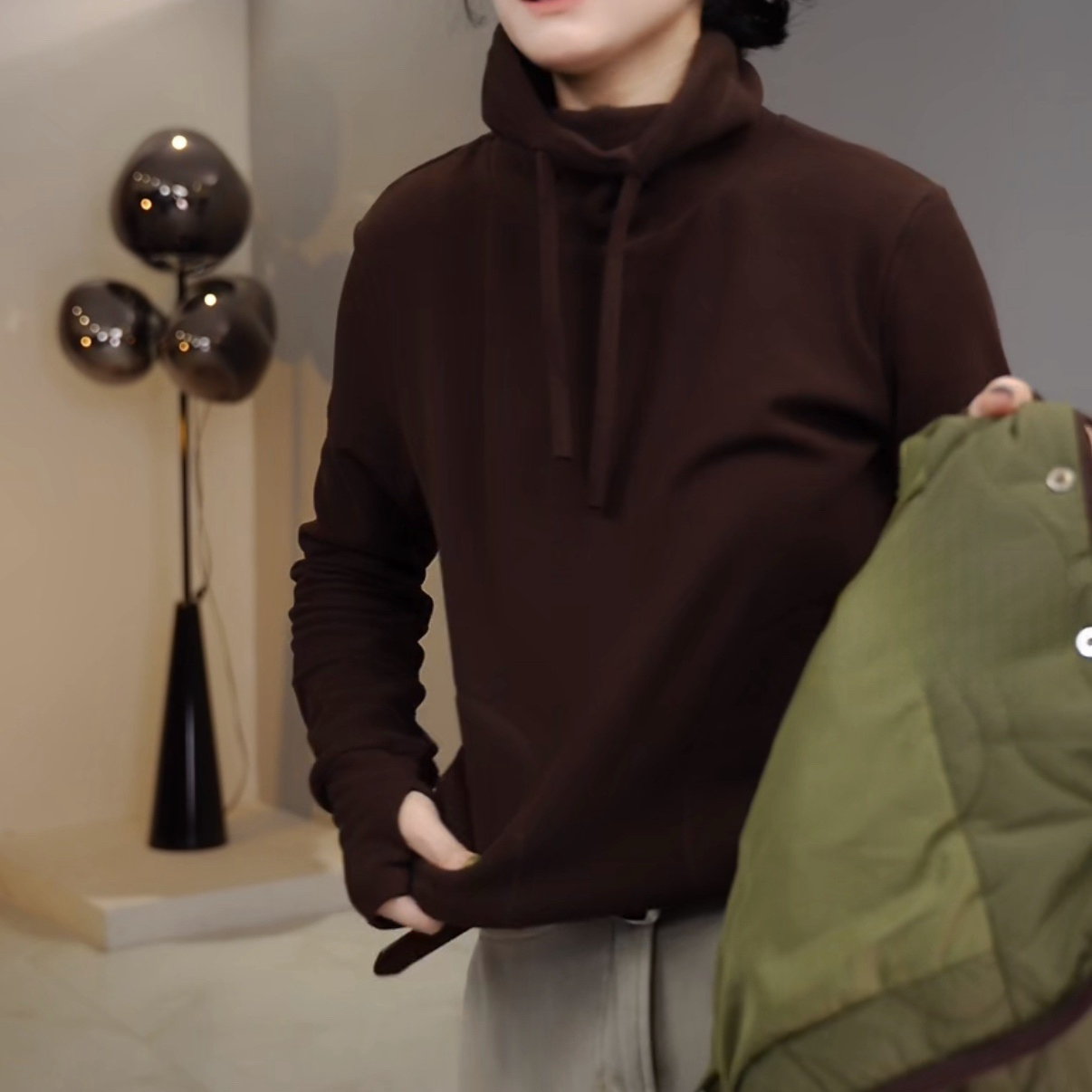 【现货➕运费险】纯色简约半高领抽绳长袖T恤女显瘦时尚百搭套头上衣