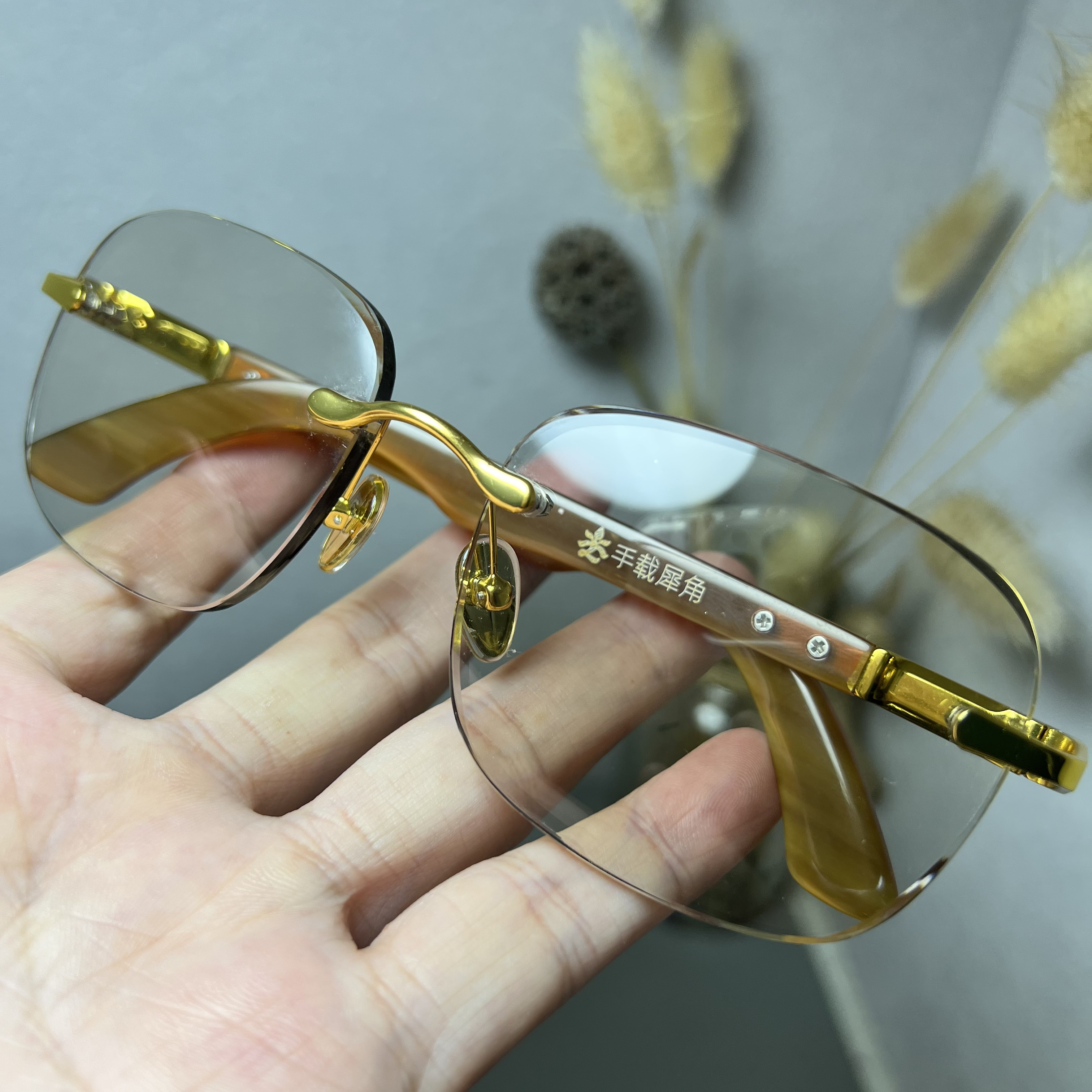 天然冰糖色高清养眼石头镜