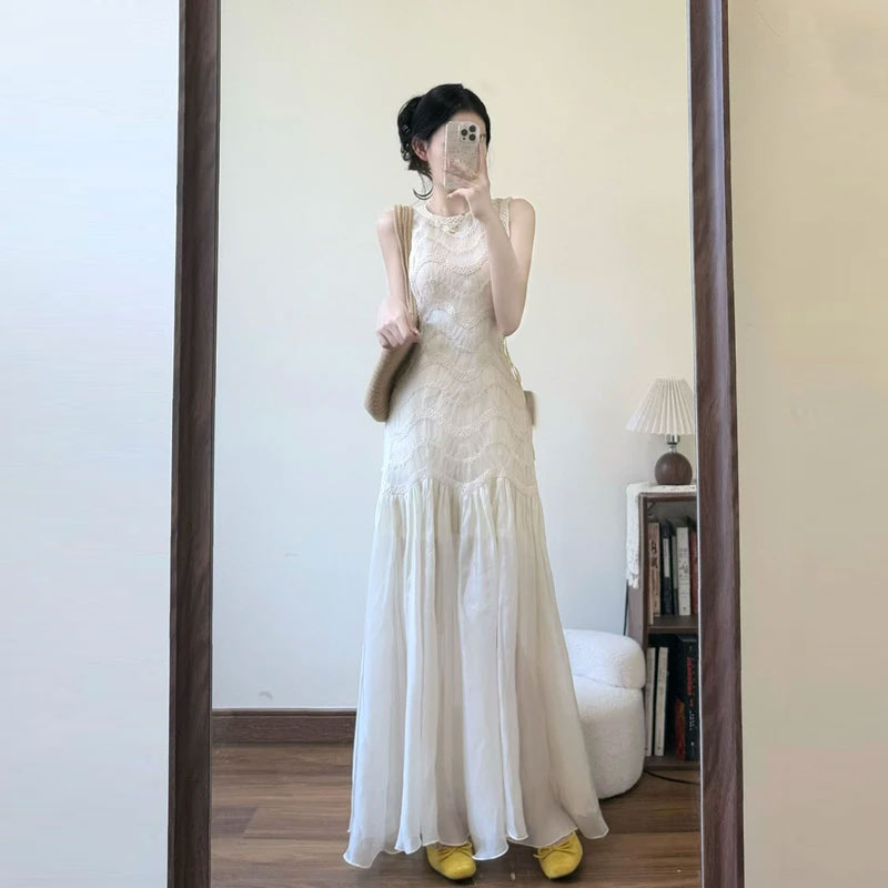 蕾丝度假风连衣裙白色女2025年新款独特超好看小众设计无袖长裙子